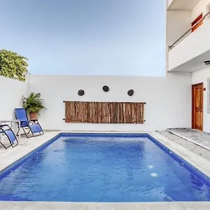 Capital O Yukon ** Playa del Carmen